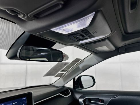 Certified 2025 Toyota RAV4 XLE w/ Convenience Package FWD image 18