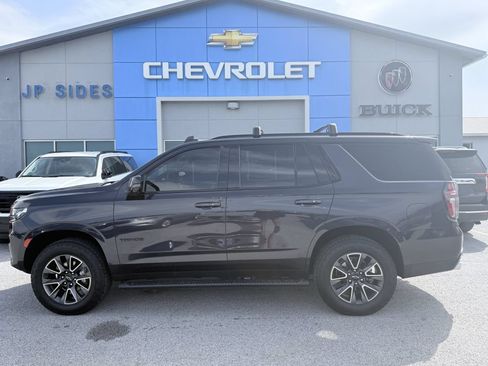 Used 2022 Chevrolet Tahoe Z71 w/ Z71 Off-Road Package AWD/4WD image 4