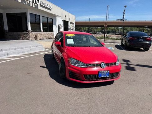 Used 2015 Volkswagen Golf 4-Door FWD image 19