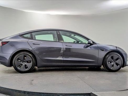Used 2023 Tesla Model 3 Standard Range image 8