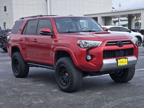 Used 2024 Toyota 4Runner TRD Off-Road Premium w/ Off Road Premium Plus Package AWD/4WD image 3