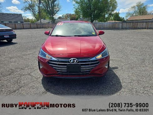 Used 2020 Hyundai Elantra SE FWD image 2