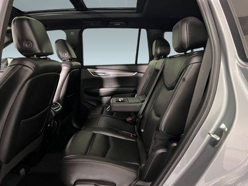 Used 2023 Cadillac XT6 Luxury image 14