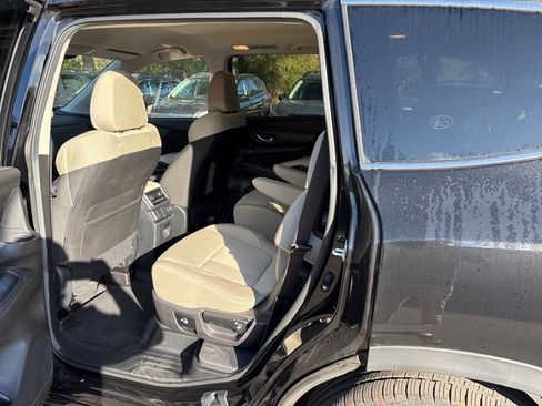 Certified 2024 Subaru Ascent Premium w/ Convenience Package image 3