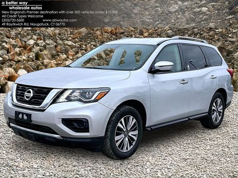 Used 2019 Nissan Pathfinder S image 1