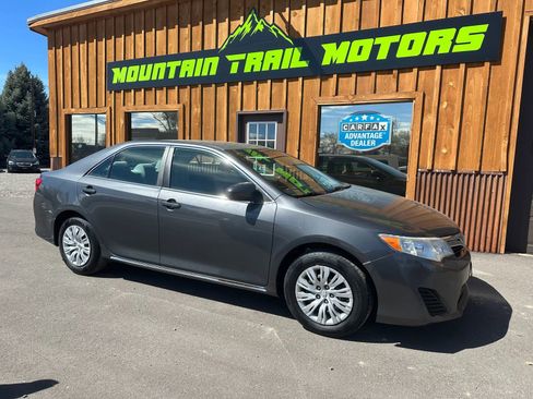 Used 2012 Toyota Camry LE image 1