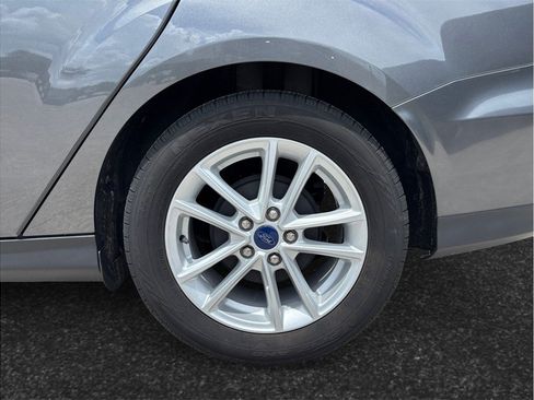 Used 2018 Ford Focus SE FWD image 13