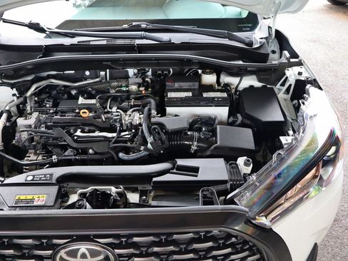Used 2023 Toyota Corolla Cross LE AWD/4WD image 58