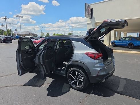 Used 2021 Chevrolet TrailBlazer RS w/ Sun and Liftgate Package AWD/4WD image 21