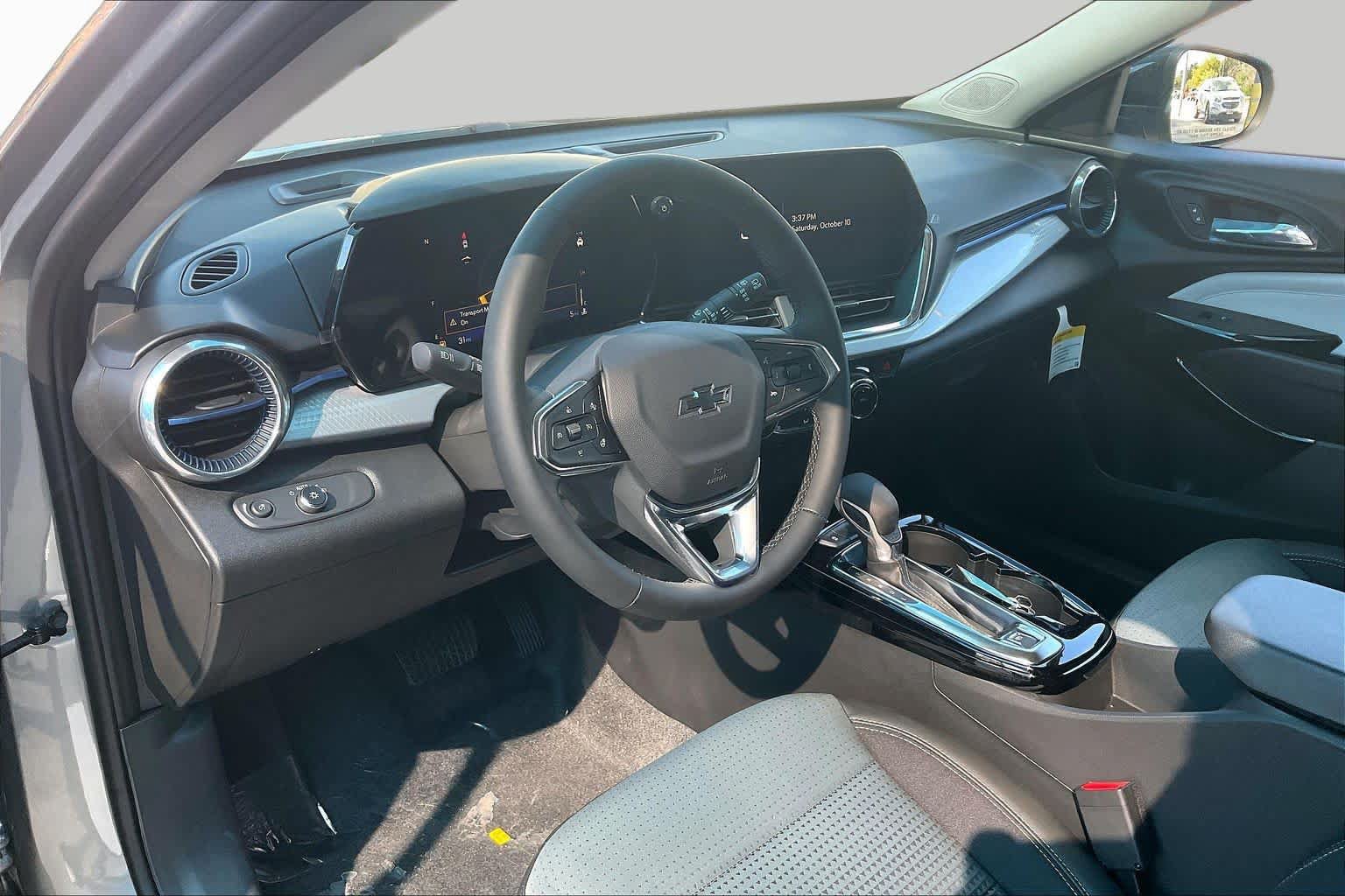 New 2026 Chevrolet Trax LT w/ Driver Confidence Package FWD image 8