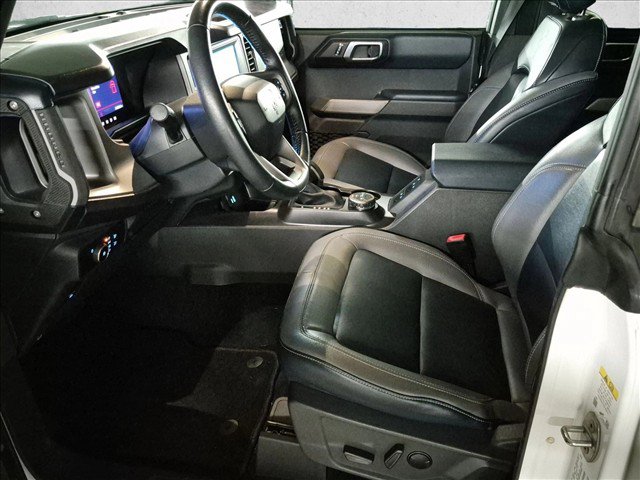 Used 2023 Ford Bronco Outer Banks AWD/4WD image 12