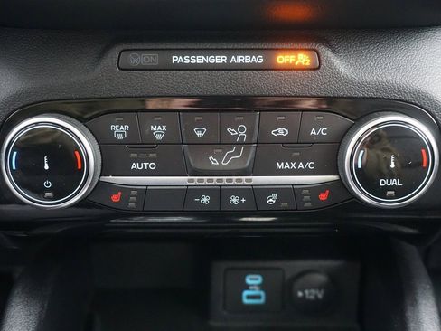 Used 2022 Ford Escape SEL w/ Technology Package image 16