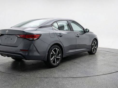 Used 2025 Nissan Sentra SV image 9