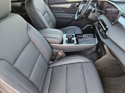Used 2025 Buick Enclave Preferred FWD image 13