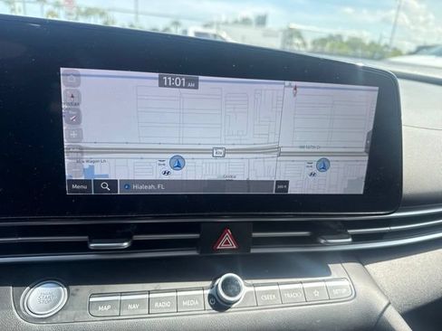 Used 2023 Hyundai Elantra Limited FWD image 16