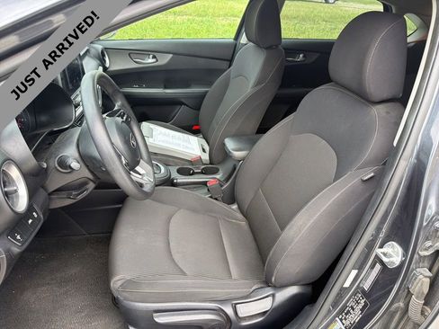 Used 2019 Kia Forte LXS FWD image 11