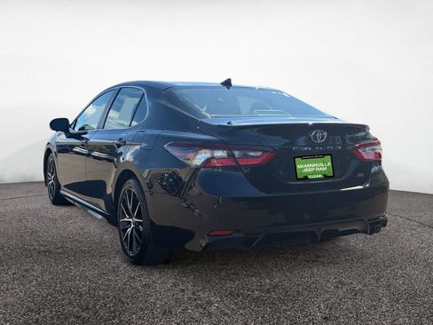 Used 2023 Toyota Camry SE w/ Cold Weather Package image 3