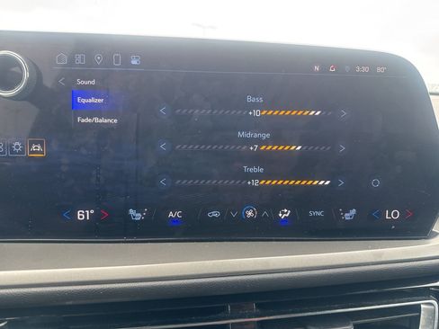 Used 2025 Chevrolet Traverse LT image 43