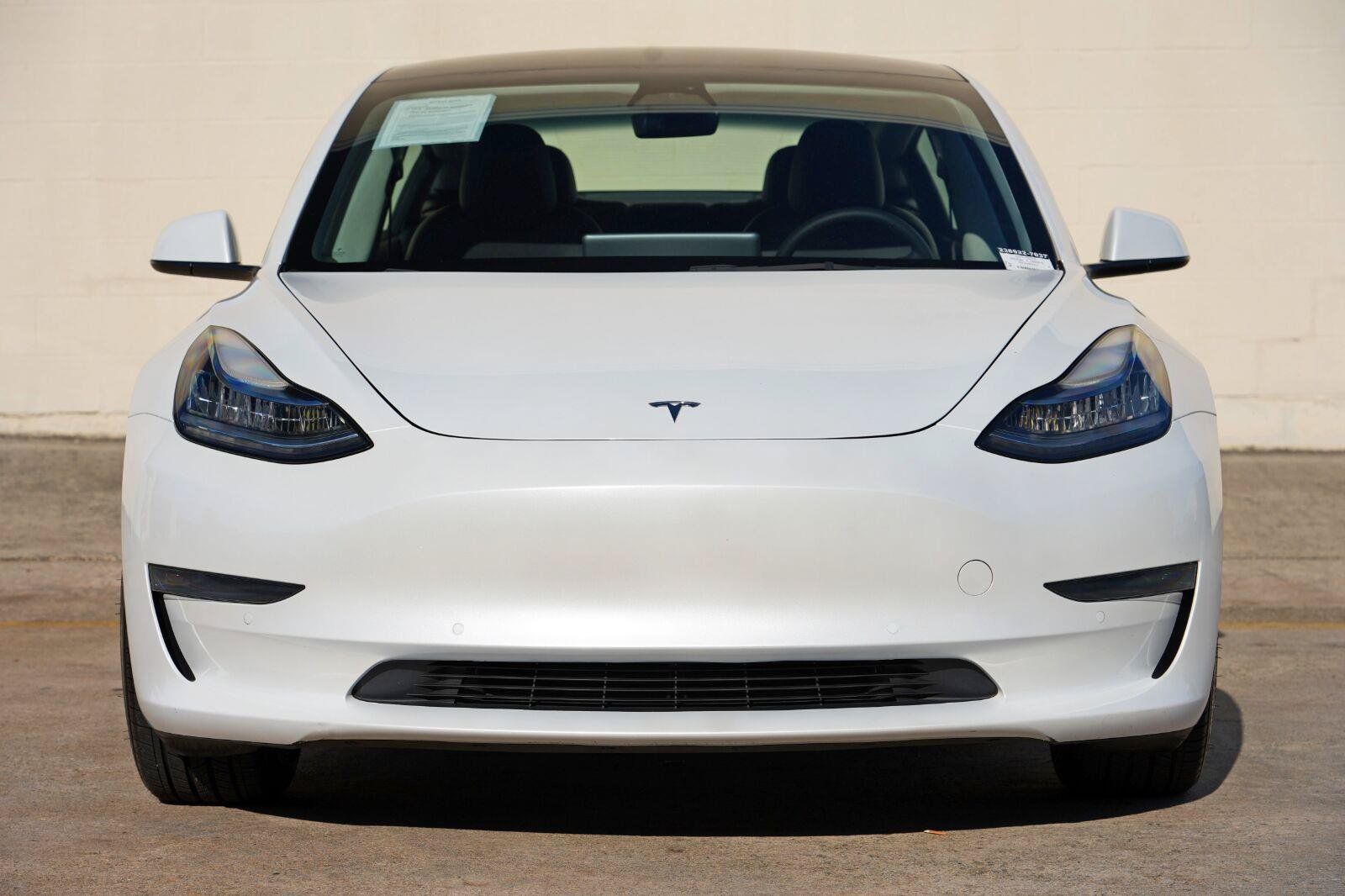 Used 2022 Tesla Model 3 Standard Range RWD image 5