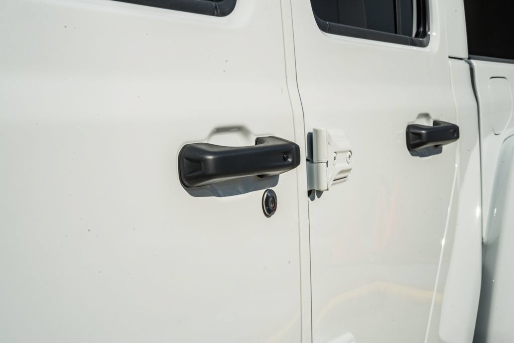 New 2027 Jeep Gladiator Mojave AWD/4WD image 16