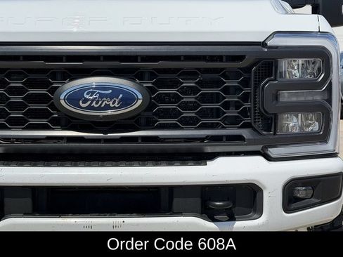 Used 2023 Ford F250 Lariat w/ Sport Appearance Package AWD/4WD image 4