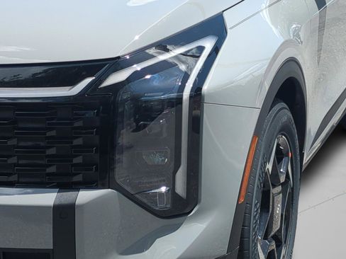 New 2026 Kia Sportage EX FWD image 9