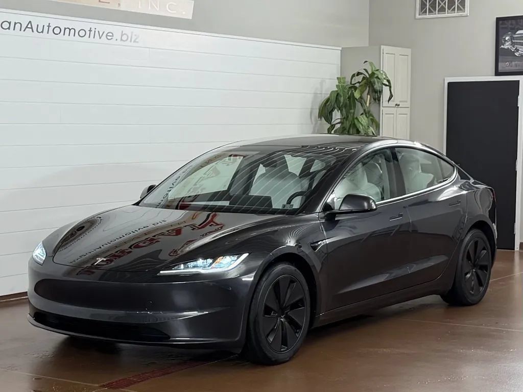 Used 2025 Tesla Model 3 Long Range AWD/4WD image 7