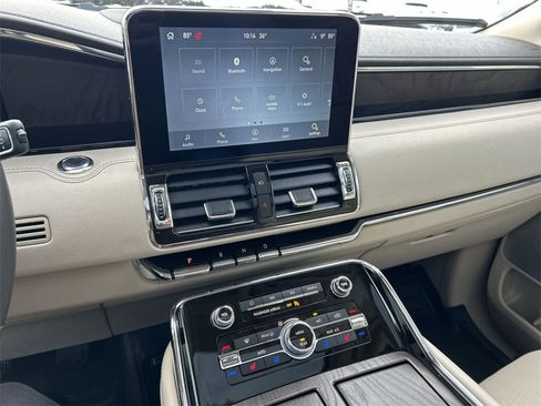 Used 2021 Lincoln Navigator Reserve w/ Luxury Package image 20
