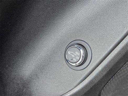 Used 2023 Chevrolet Blazer LT image 23