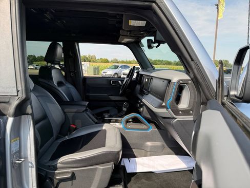 Used 2023 Ford Bronco Black Diamond w/ Sasquatch Package AWD/4WD image 41
