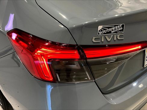 Used 2023 Honda Civic Sport image 23