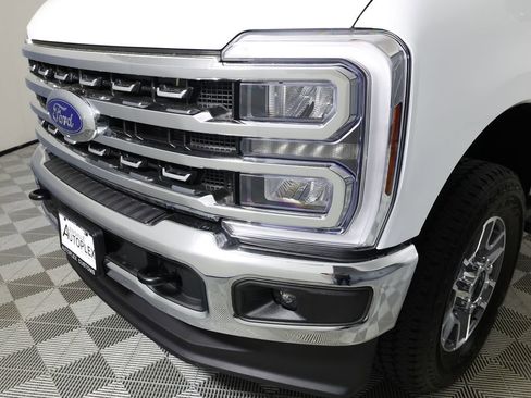 Used 2026 Ford F250 Lariat AWD/4WD image 38
