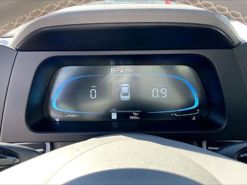 Used 2025 Hyundai Elantra Sport image 19