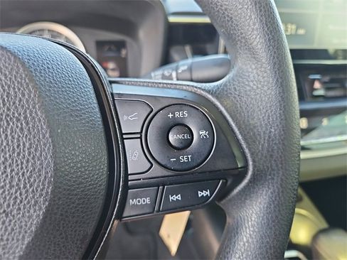 Used 2022 Toyota Corolla LE image 22