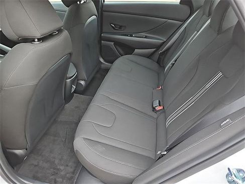 New 2025 Hyundai Elantra SEL image 13
