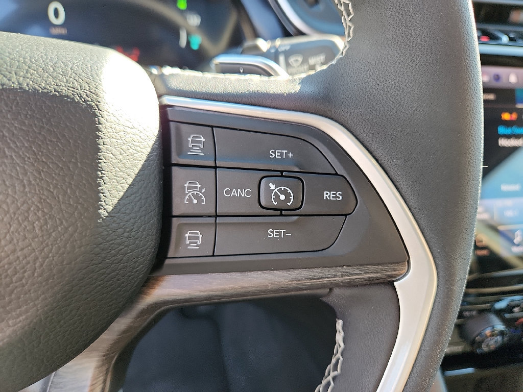 Used 2024 Jeep Grand Cherokee Limited 4xe w/ Luxury Tech Group II AWD/4WD image 24