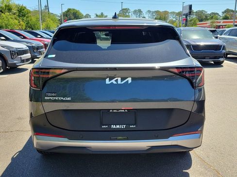 New 2026 Kia Sportage EX FWD image 5