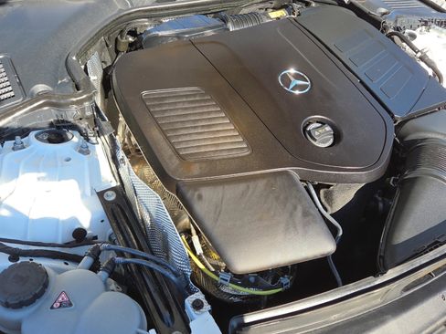 Used 2024 Mercedes-Benz C 300 Sedan image 33