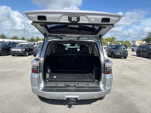 Used 2021 Toyota 4Runner Venture w/ Moonroof Package AWD/4WD image 29