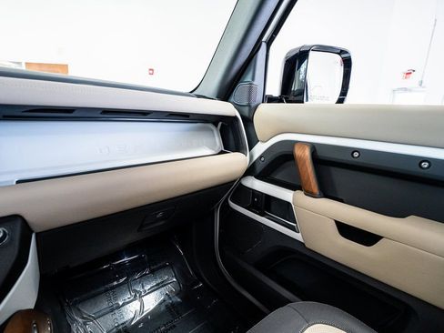 Used 2022 Land Rover Defender 90 X-Dynamic S image 53