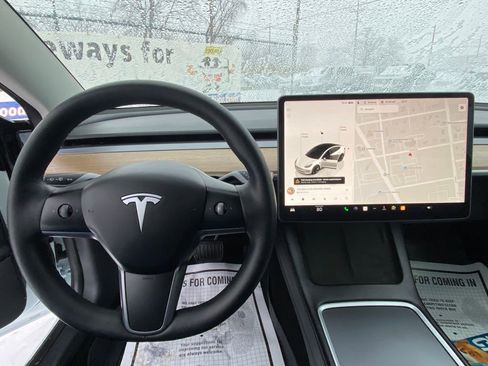 Used 2023 Tesla Model 3 Standard Range image 24