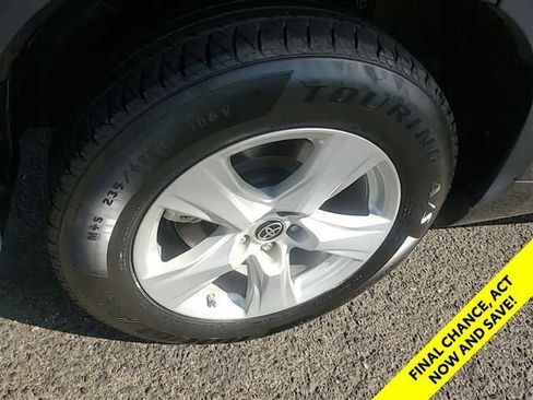 Used 2023 Toyota Highlander LE FWD image 22