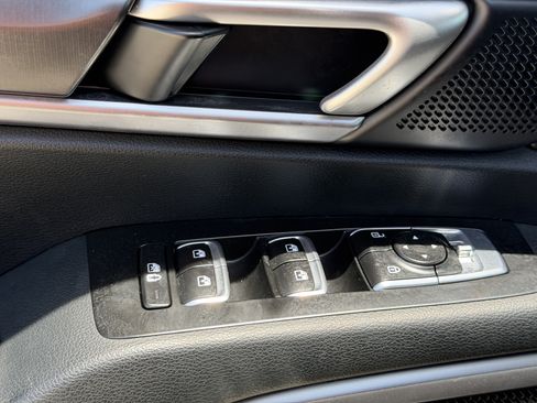 Certified 2025 Kia Telluride S FWD image 20