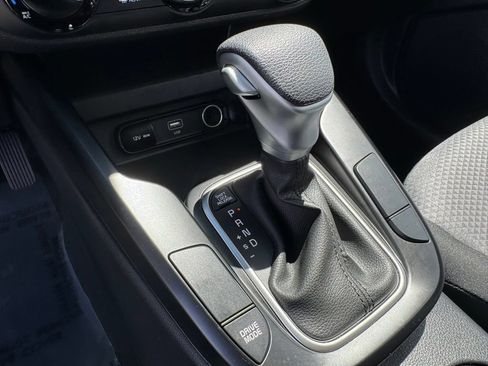 Used 2024 Kia Soul LX w/ Option Group 015 FWD image 31