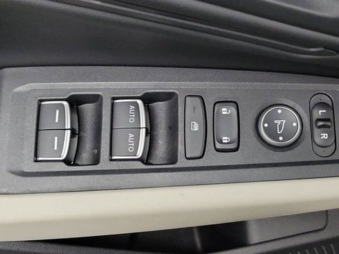 Used 2025 Honda Accord SE image 19