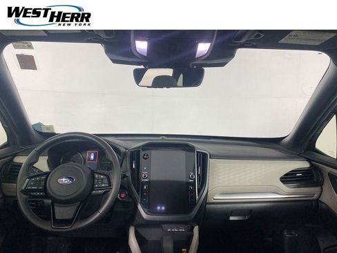 Used 2025 Subaru Forester Premium AWD/4WD image 17