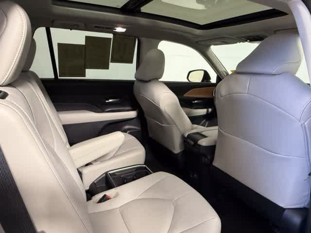 Used 2026 Toyota Grand Highlander AWD image 58