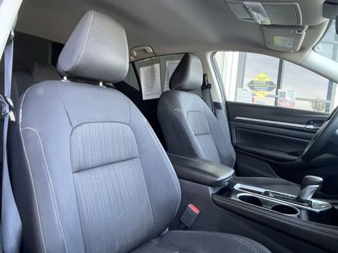 Used 2023 Nissan Altima 2.5 SV FWD image 21
