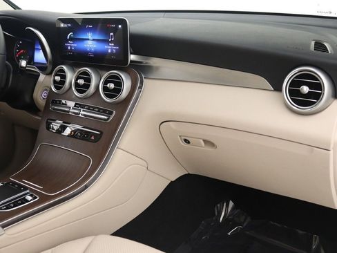 Certified 2022 Mercedes-Benz GLC 300 image 25