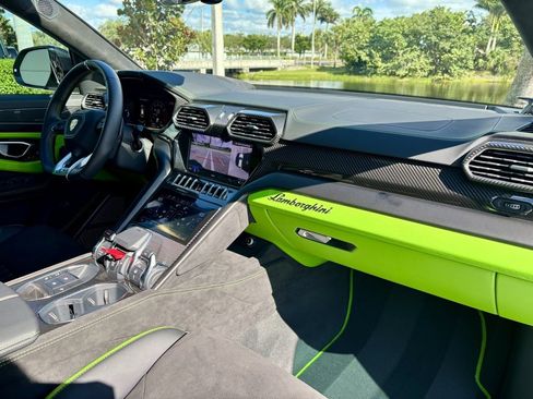 Used 2024 Lamborghini Urus S image 25